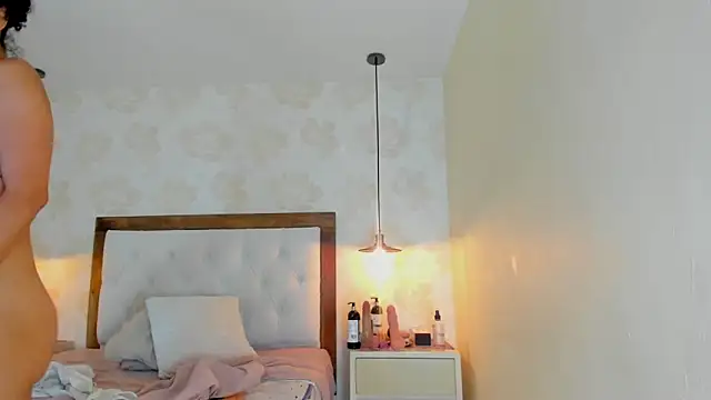 IRISCLARK1 Adlı Modelin Canlı XXX Sohbeti