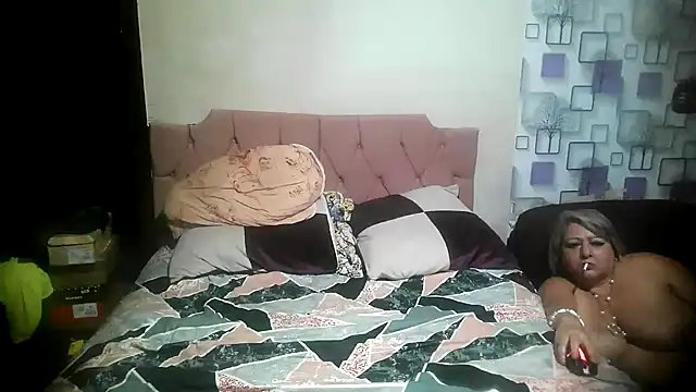 bialoba7 Show in webcam