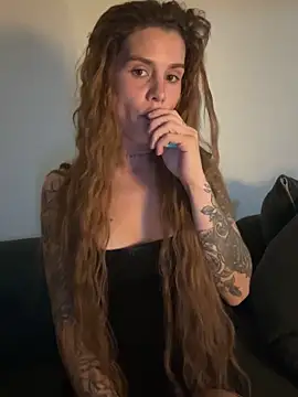 EmiliaCatalina's Live XXX Chat