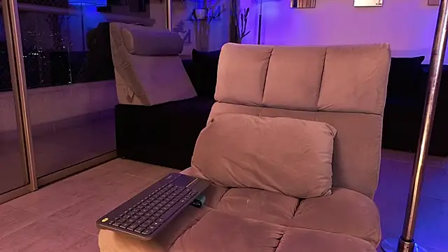 mandi4pole_'s Live XXX Chat