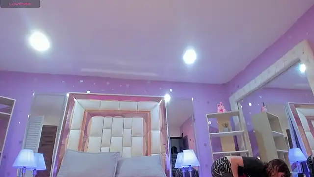 Goldentemptation_ Chat XXX live