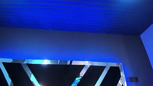 AmmyJones_'s Live XXX Chat