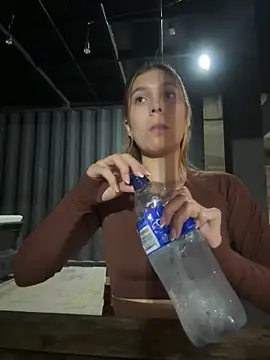 Nikii__ live XXX chat