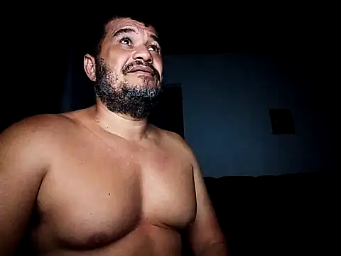 tarra122 Adlı Modelin Canlı XXX Sohbeti