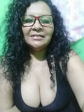 Pokazy przed kamerką – Amarantha25