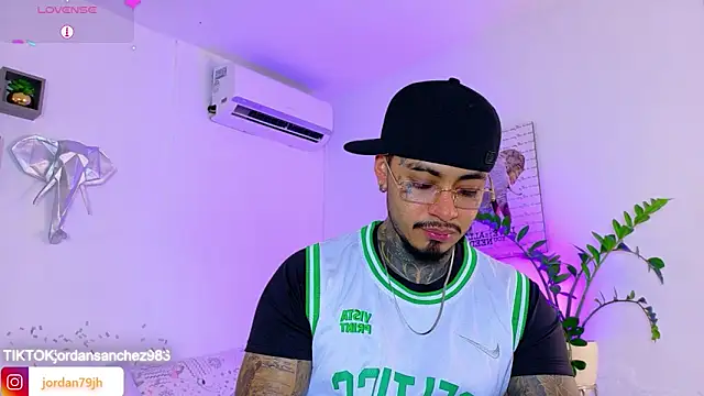 JordanSmiith_ Show in webcam