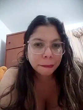 Chat +18 de Carliina_Soussa ao vivo