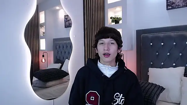 دردشة Emo_Boy_ الجنسية المباشرة