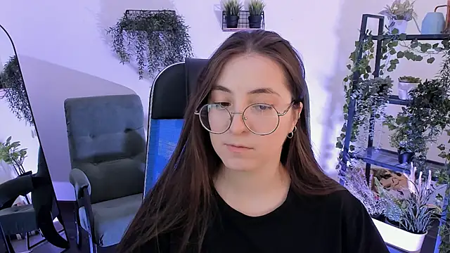 VirtuallVoyant Adlı Modelin Canlı XXX Sohbeti