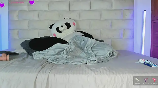 DulceJones Adlı Modelin Canlı XXX Sohbeti