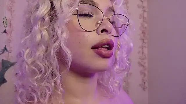 Haelycute live XXX chat