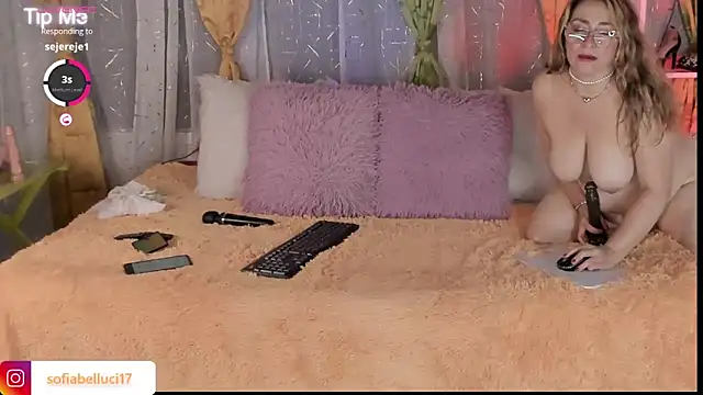 sofiiBell Adlı Modelin Web Kamerası Şovu