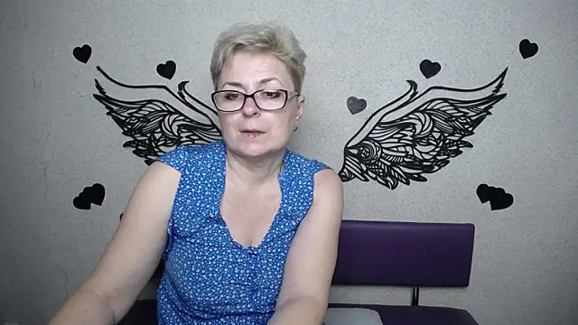 EmiliaGree live XXX chat