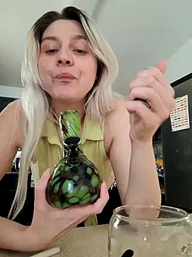 ScarletCallings_420's Live XXX Chat