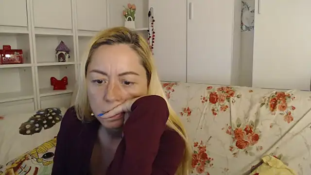 _karolynesyera_ – Live XXX-chat