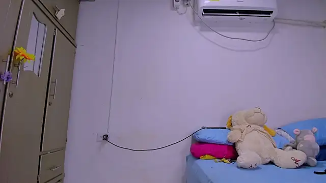 vennuss19's Live XXX Chat