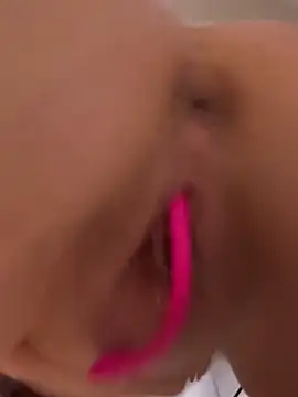 Pertunjukan Kamera Web joeystaciee