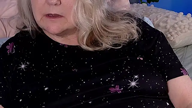 Kaitlyn_Winters Show in webcam