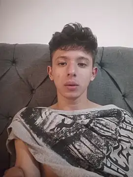 Онлайн чат XXX Daniel_Roy