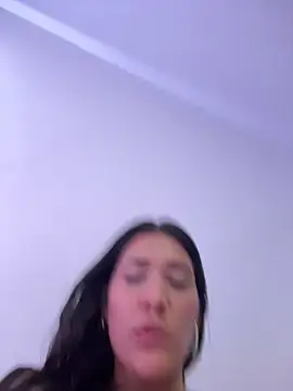 IsabellaJoness_ Chat XXX in diretta