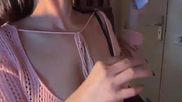 Cupid_of_Hearts Show in webcam