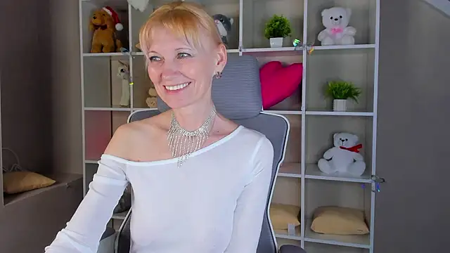 Julie_LucasのライブXXXチャット