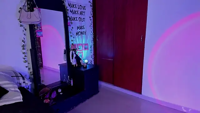 little_kayla_'s Live XXX Chat