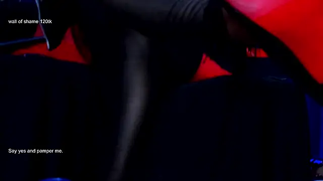 KaramStone Adlı Modelin Canlı XXX Sohbeti