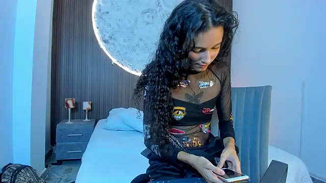 AdharaCruzz_'s Live XXX Chat