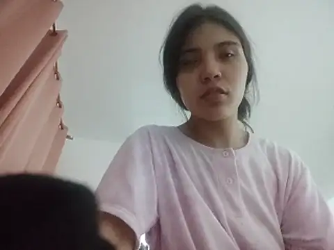 your_baby_violet Adlı Modelin Canlı XXX Sohbeti