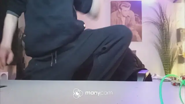 Show modela der_dino30 na web-kameri