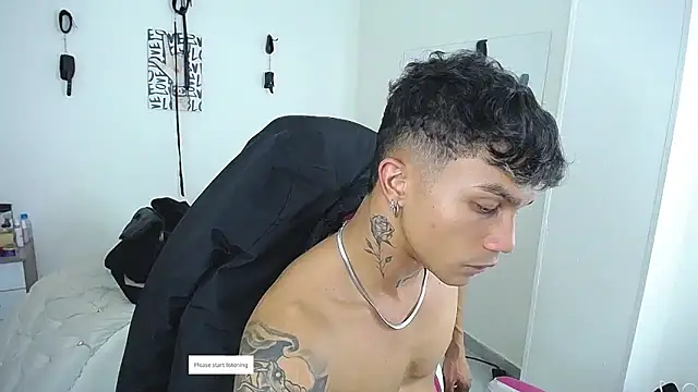 Leonard_Price Pertunjukan Webcam