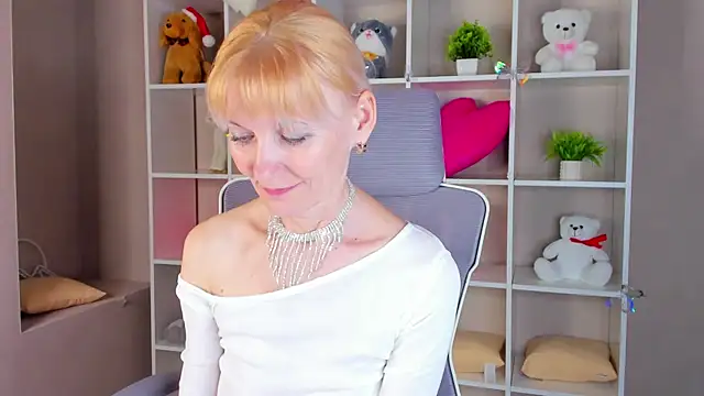 Julie_Lucas' Live XXX Chat