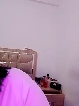 Hot-inasss' Live XXX Chat