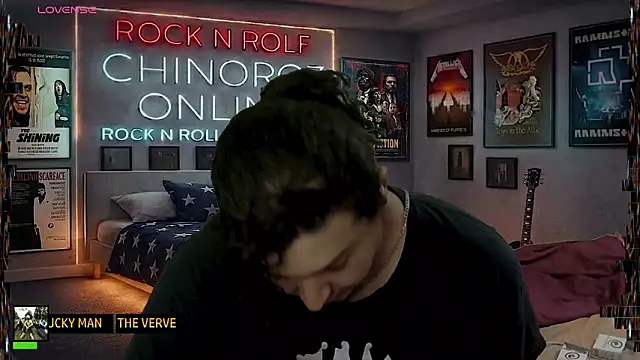 Czat XXX na żywo – chino_roz