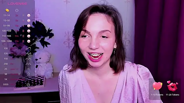 Chat XXX en directo de KindHazelHere_