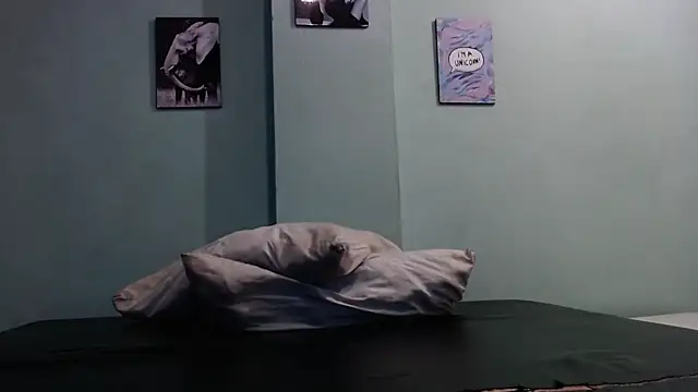 enzzo_rossi Show Webcam