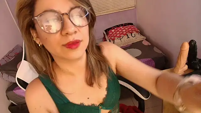 luna_desiree: απευθείας συνομιλία ΧΧΧ