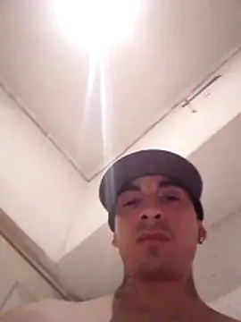 Tucloroformosexxx – Kamerová šou