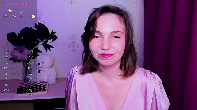 KindHazelHere_のライブXXXチャット