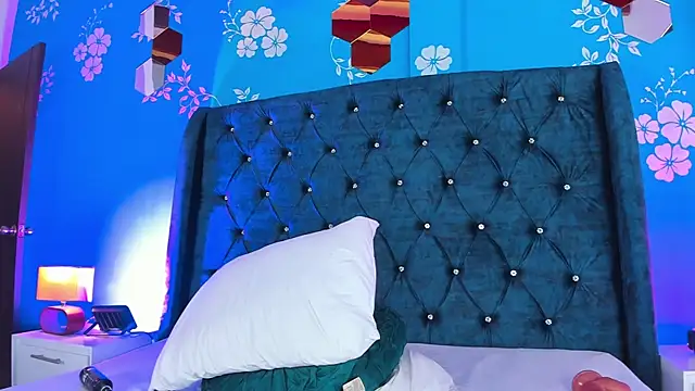 Issa_Clark01 Chat XXX in diretta