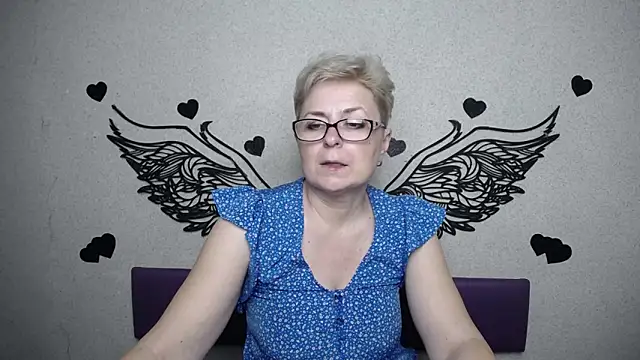 EmiliaGree's Live XXX Chat