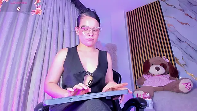 alejagarcia_ Adlı Modelin Canlı XXX Sohbeti