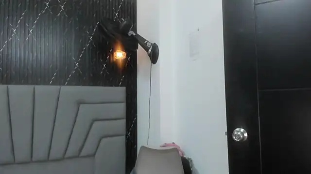 Angie_Will Chat XXX in diretta