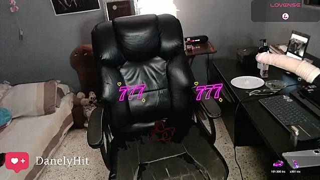 DanelyLopez's Live XXX Chat