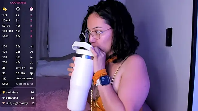 دردشة Anyi_1 الجنسية المباشرة