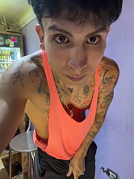 _Tomy08calderon Adlı Modelin Canlı XXX Sohbeti