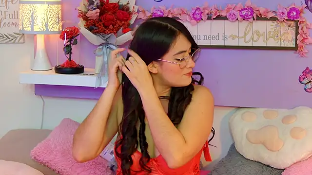 ChloeRem's Live XXX Chat