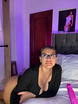 Chatroom XXX en direct de ema_zoe