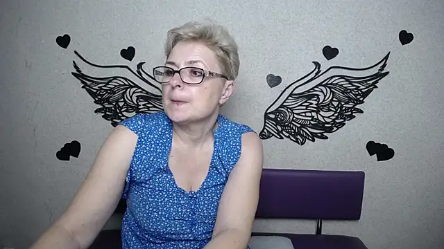 EmiliaGree Chat XXX live